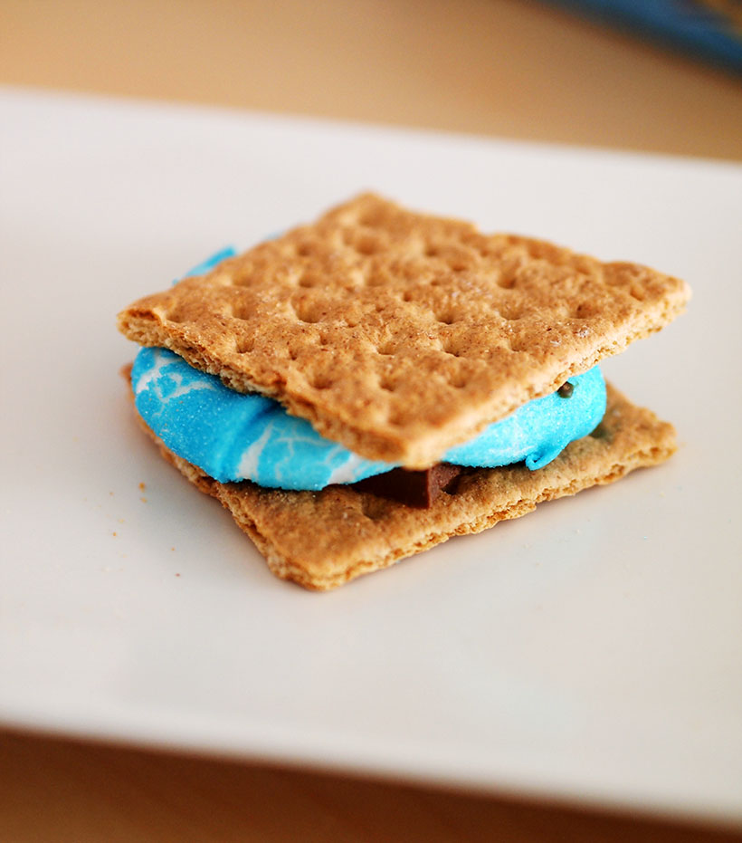 marshmallow peep smores via happymundane.com