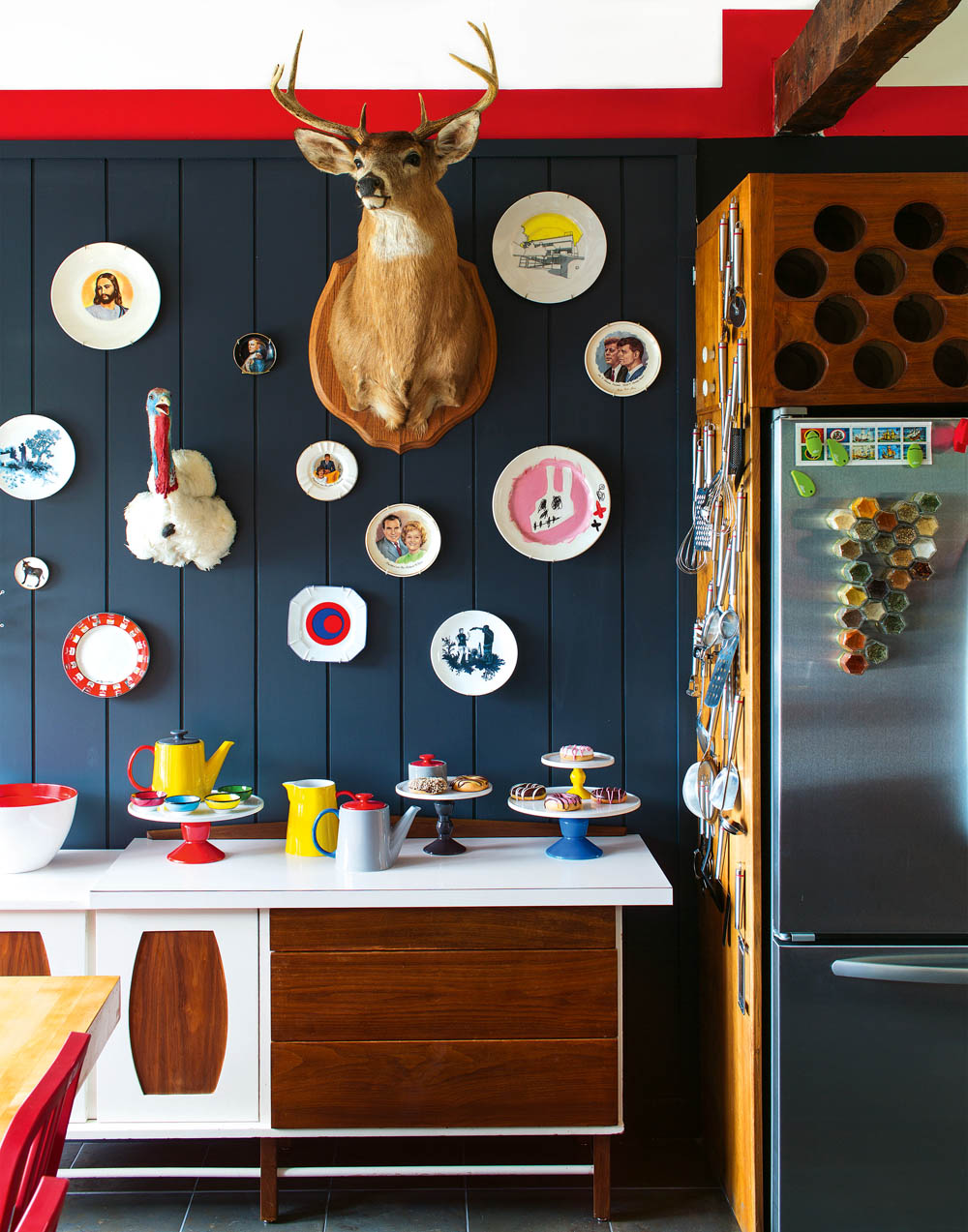 Fab.com founder Bradford Shellhammer's weekend home in InsideOut Mag via happymundane.com