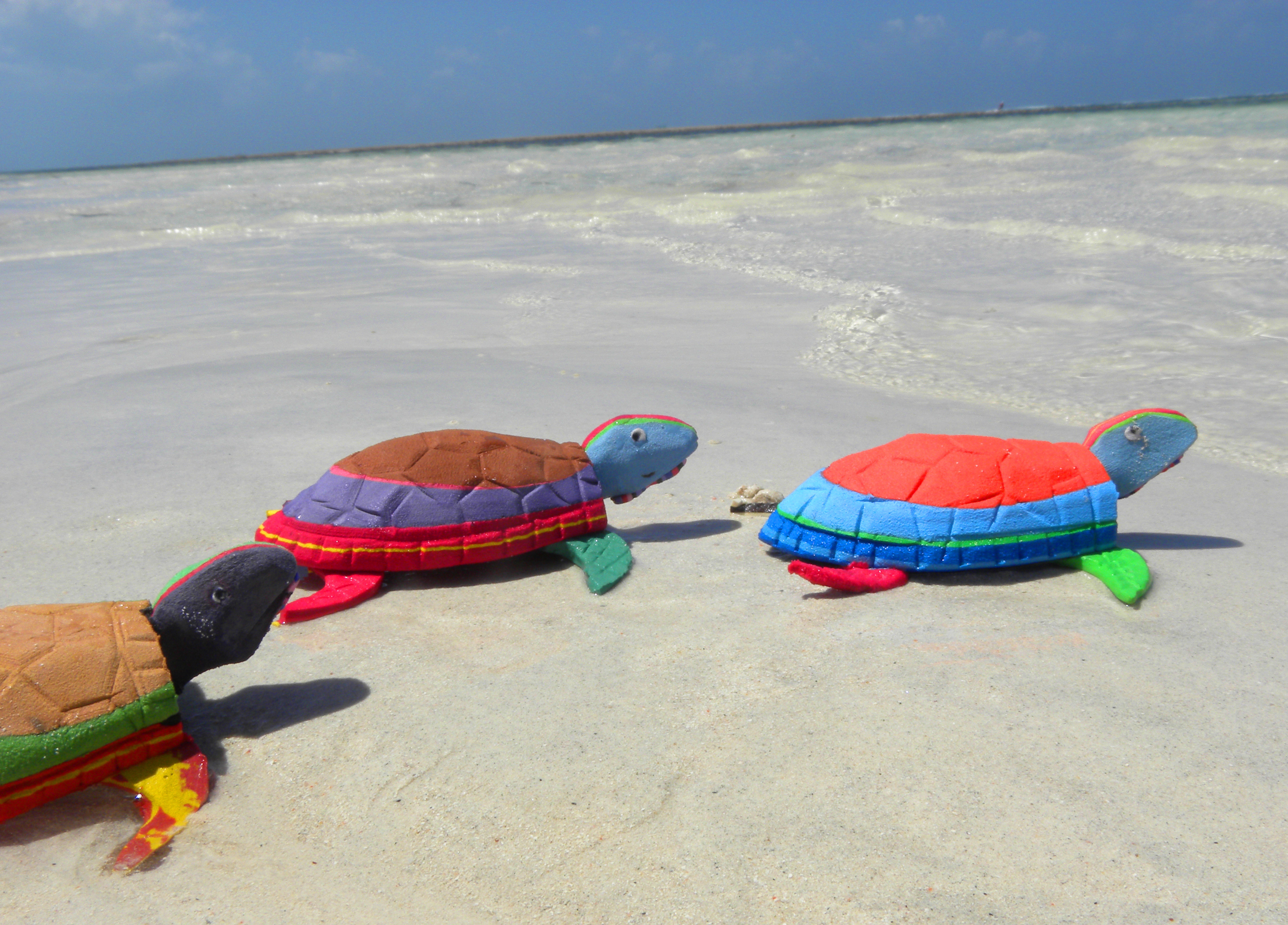 Ocean Sole recycled flip flop sculptures via happymundane.com