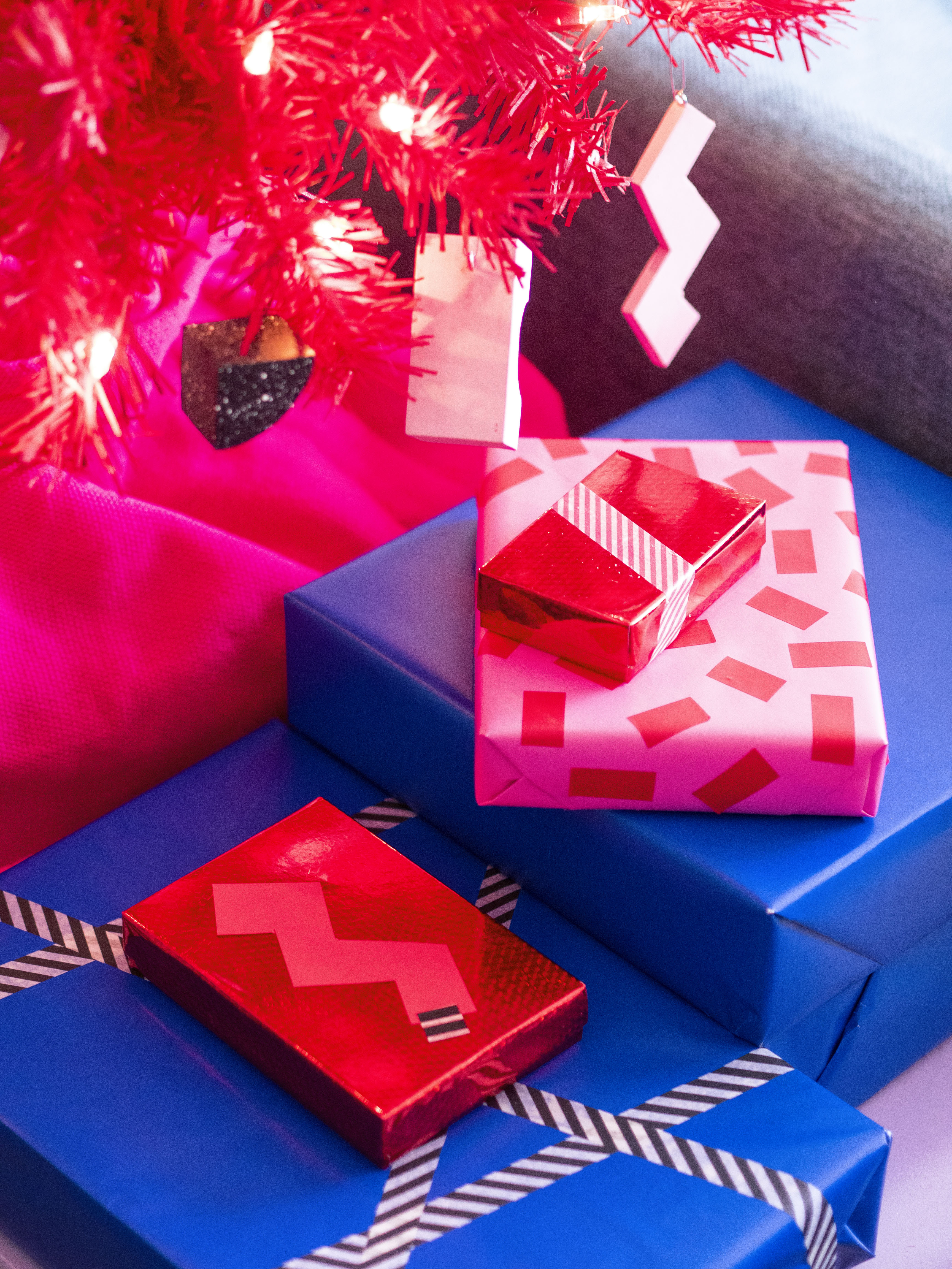 Happy Mundane Holiday 2018 Pink and Red Post Modern inspired Christmas tree